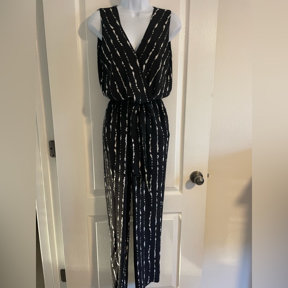 Vince Camuto jumper/romper size 4 worn once.